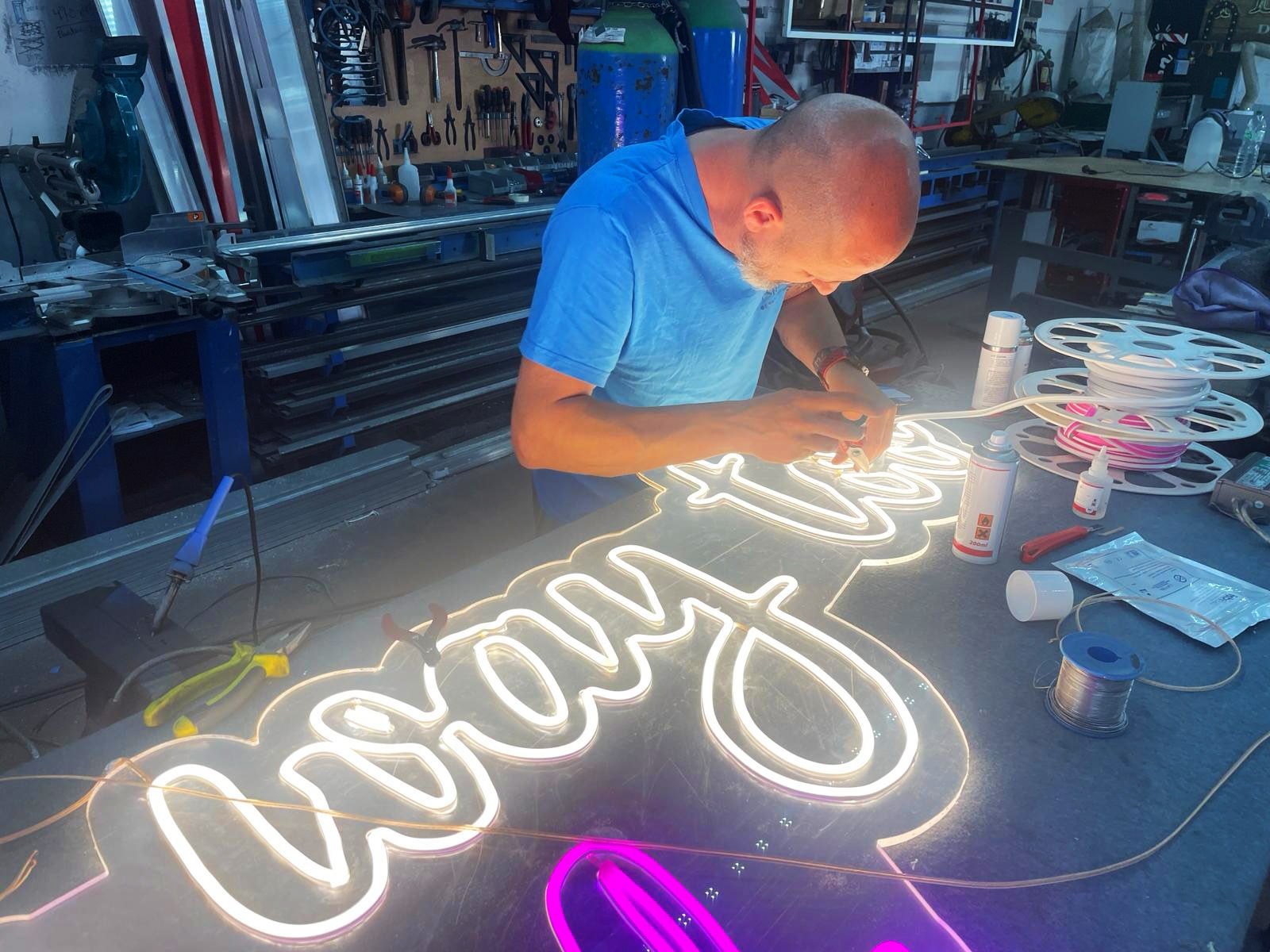 NEON LED